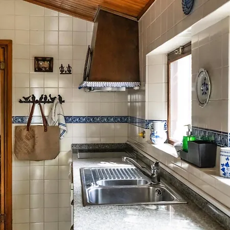 Torrinheira ~ Family Pool And Woods Villa