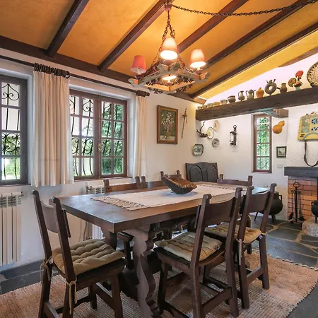 Villa Torrinheira ~ Family Pool And Woods Travanca (Porto)