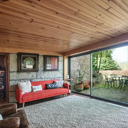 Torrinheira ~ Family Pool And Woods Villa Travanca (Porto)