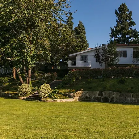 Torrinheira ~ Family Pool And Woods Villa Travanca (Porto)