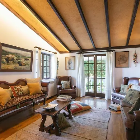 Villa Torrinheira ~ Family Pool And Woods Travanca (Porto)