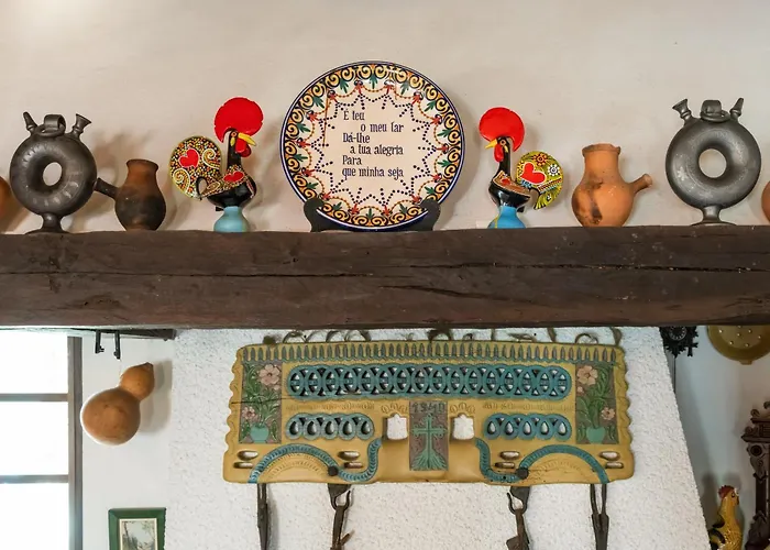 Torrinheira ~ Family Pool And Woods Villa Travanca (Porto)